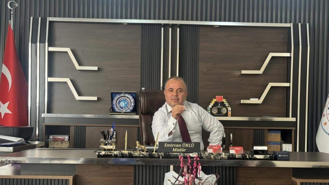 Okulumuza atanan  okul müdürümüz Emircan ÜNLÜ  görevine başlamıştır. 